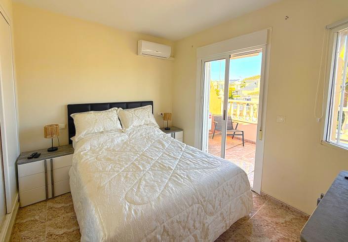 Image No.5-2 Bed Semi-Detached for sale