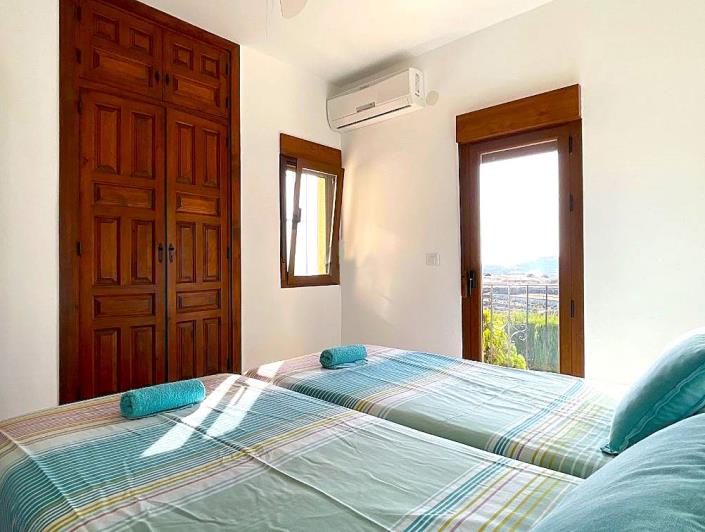 Image No.11-3 Bed Apartment for sale