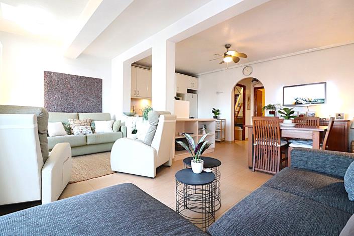 Image No.15-3 Bed House for sale