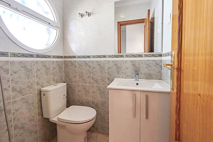 Image No.8-3 Bed Quad for sale