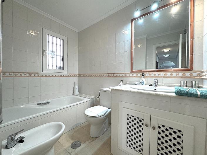 Image No.16-2 Bed Apartment for sale