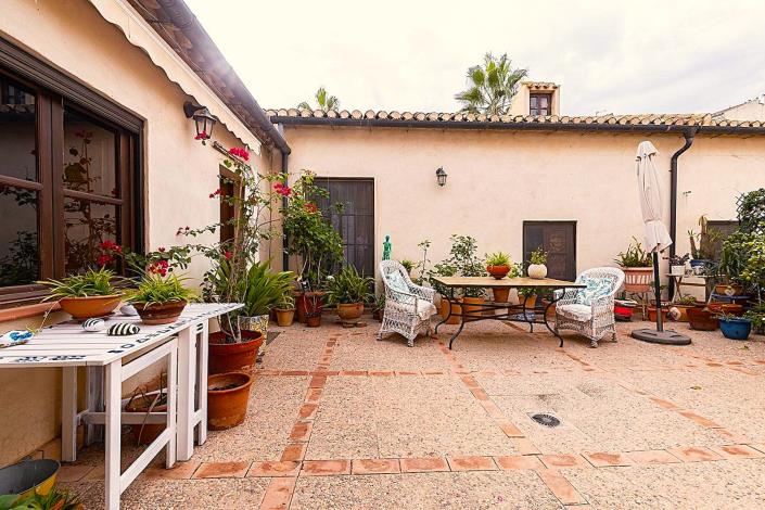 Image No.9-8 Bed Finca for sale