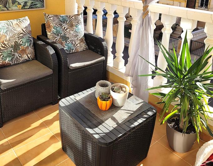 Image No.16-2 Bed Semi-Detached for sale