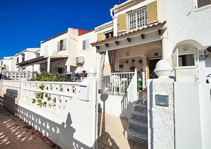 Image No.3-Maison de ville de 2 chambres à vendre à Torrevieja