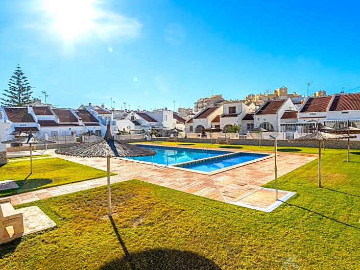 Image No.7-Maison de ville de 2 chambres à vendre à Torrevieja