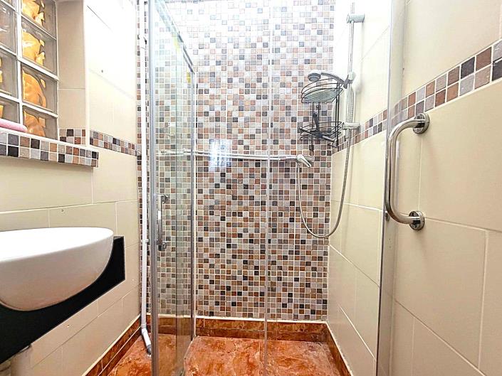 Image No.11-3 Bed Townhouse for sale