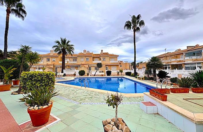 Image No.13-2 Bed Townhouse for sale