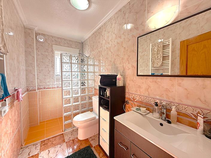 Image No.16-2 Bed Bungalow for sale