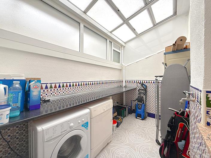 Image No.20-3 Bed Semi-Detached for sale