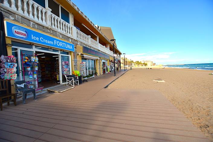 Image No.19-3 Bed Townhouse for sale