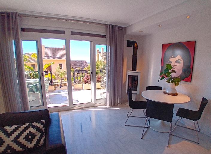 Image No.6-2 Bed Townhouse for sale