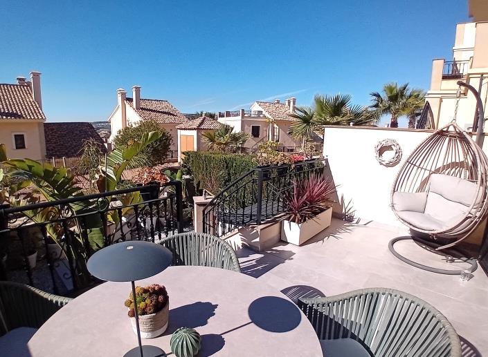 Image No.20-2 Bed Townhouse for sale