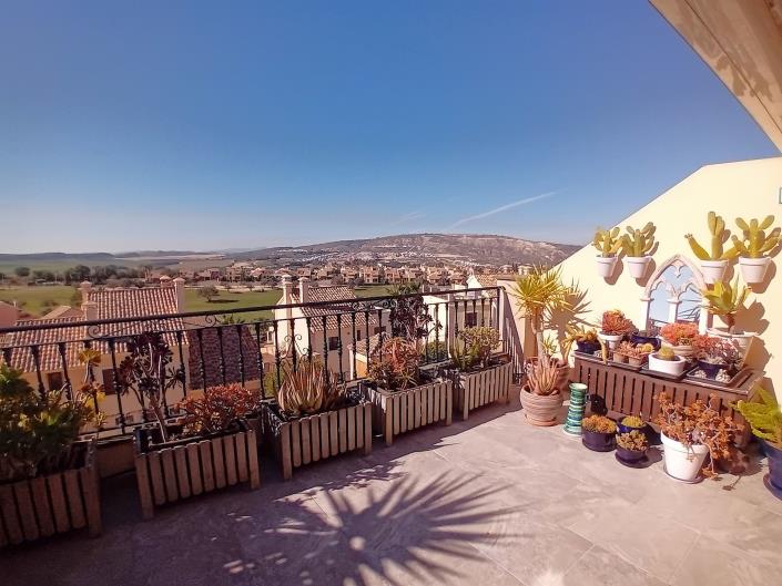 Image No.25-2 Bed Townhouse for sale