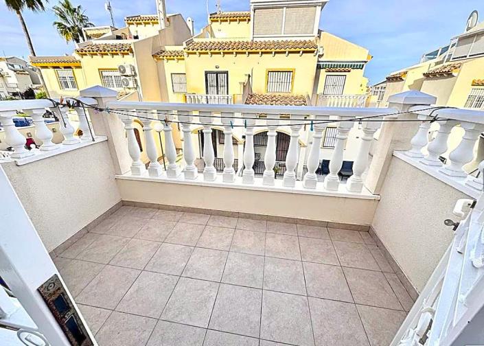 Image No.6-5 Bed Villa / Detached for sale