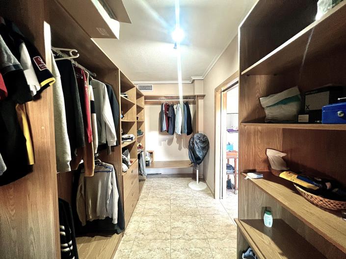 Image No.16-4 Bed Apartment for sale