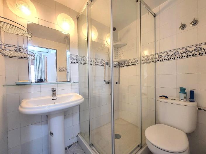 Image No.13-4 Bed Semi-Detached for sale