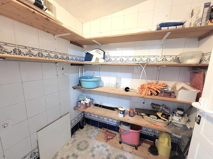 Image No.14-4 Bed Semi-Detached for sale