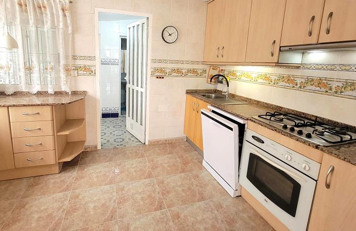 Image No.15-4 Bed Semi-Detached for sale