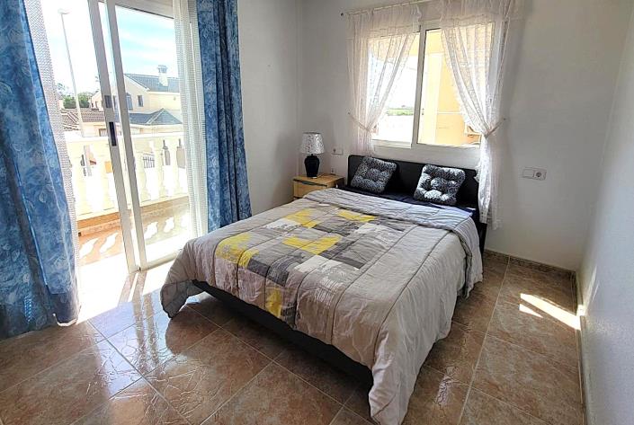 Image No.8-4 Bed Semi-Detached for sale