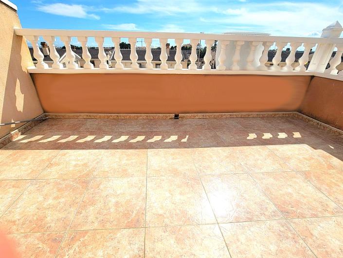 Image No.3-4 Bed Semi-Detached for sale