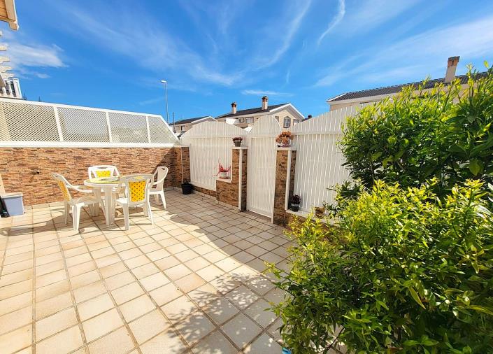 Image No.18-4 Bed Semi-Detached for sale