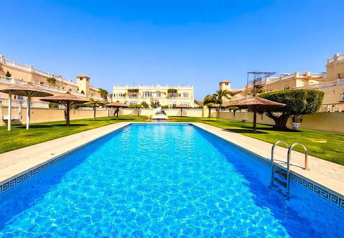 Image No.2-3 Bed Semi-Detached for sale