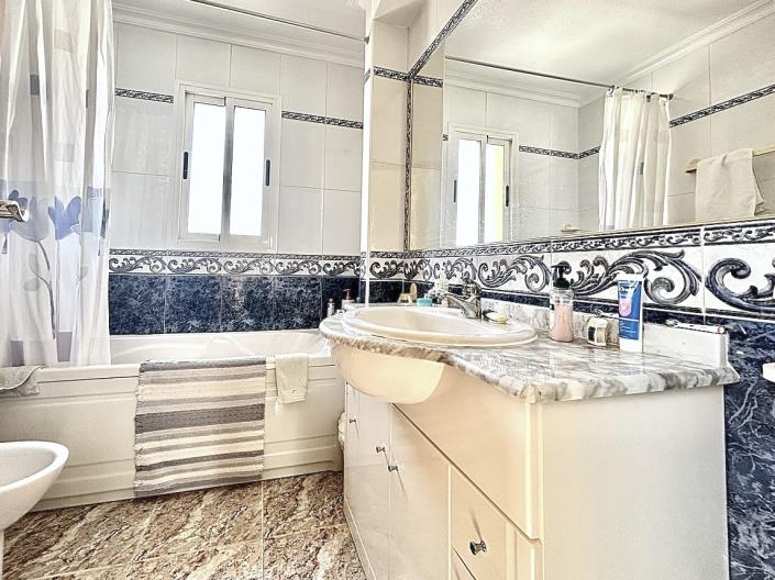 Image No.13-3 Bed Semi-Detached for sale