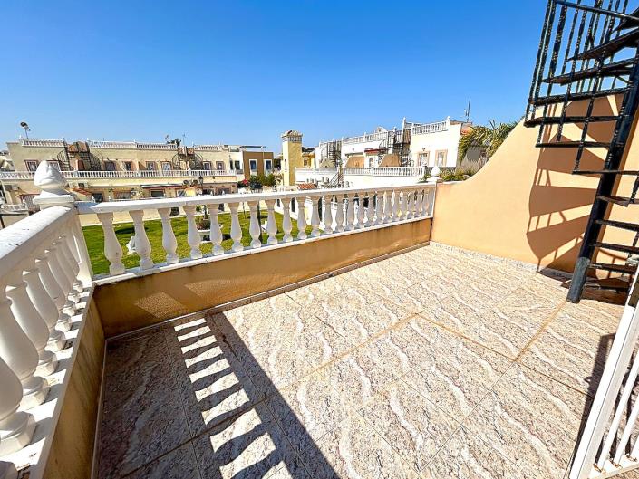 Image No.17-3 Bed Semi-Detached for sale