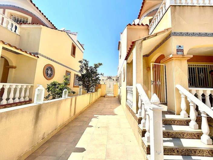 Image No.21-3 Bed Semi-Detached for sale