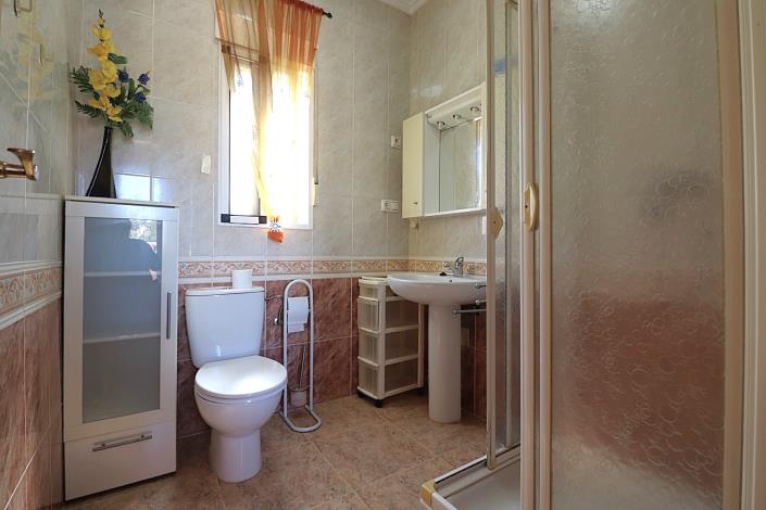 Image No.13-2 Bed Villa / Detached for sale