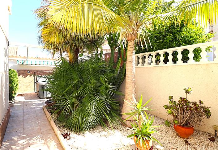 Image No.5-2 Bed Villa / Detached for sale