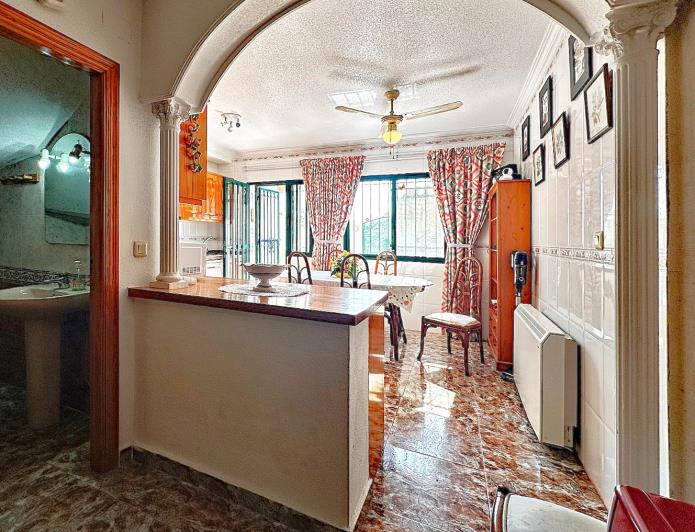 Image No.22-4 Bed Townhouse for sale