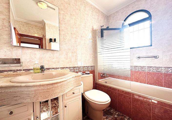 Image No.9-4 Bed Townhouse for sale