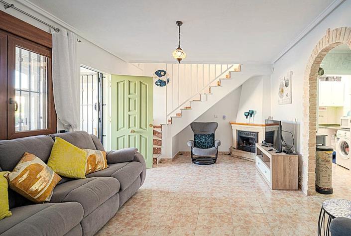 Image No.9-3 Bed Semi-Detached for sale