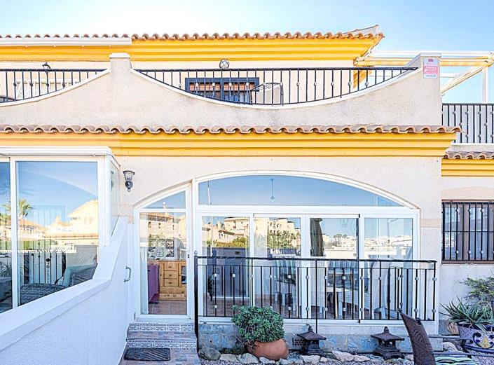 Image No.26-3 Bed Semi-Detached for sale