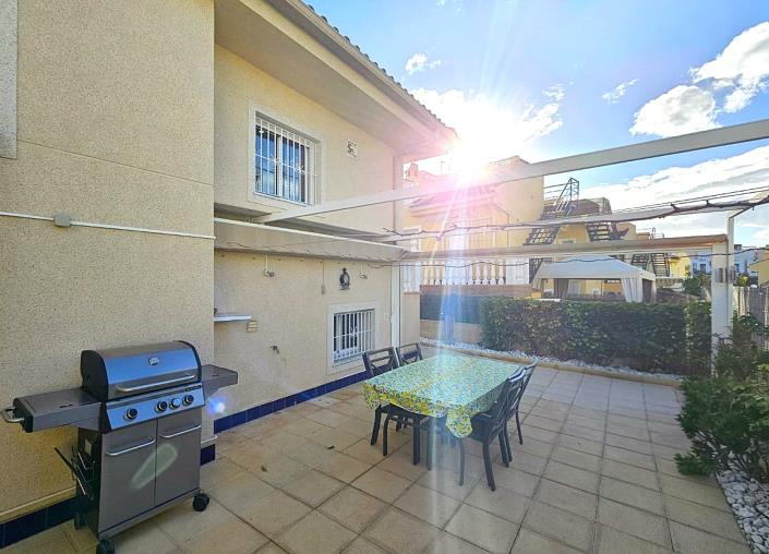 Image No.21-3 Bed Villa / Detached for sale