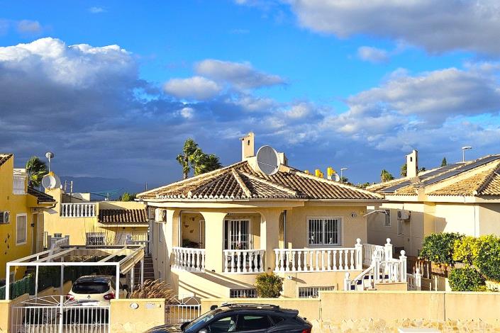 Image No.23-3 Bed Villa / Detached for sale