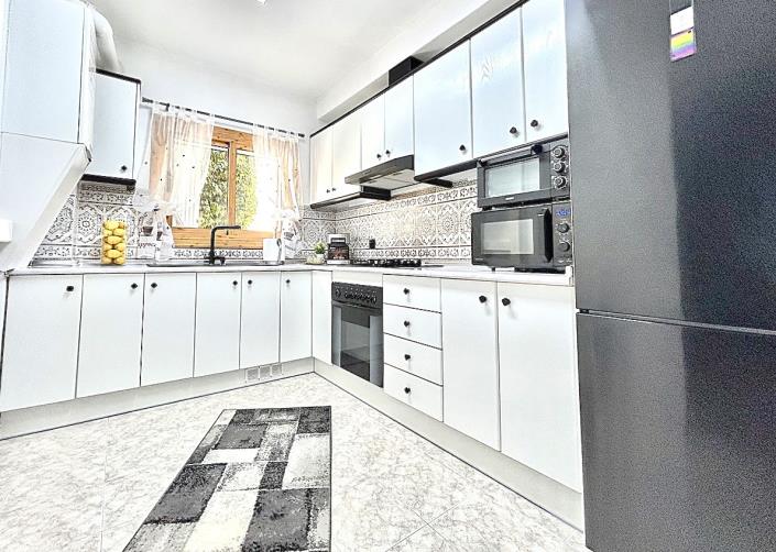 Image No.16-2 Bed Townhouse for sale