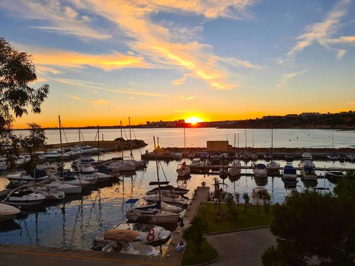 Image No.21-3 Bed Semi-Detached for sale