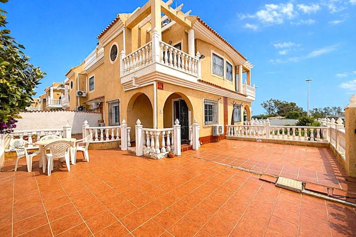 Image No.24-3 Bed Semi-Detached for sale