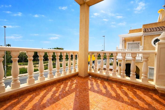 Image No.28-3 Bed Semi-Detached for sale