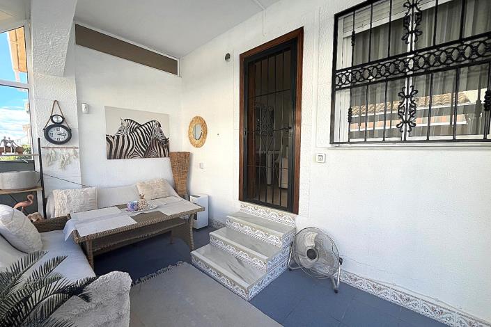 Image No.14-2 Bed Semi-Detached for sale