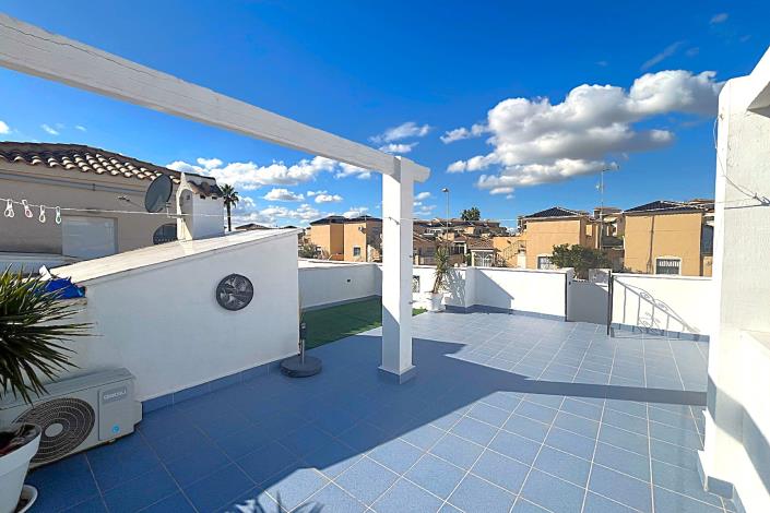 Image No.5-2 Bed Semi-Detached for sale