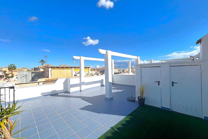 Image No.16-2 Bed Semi-Detached for sale