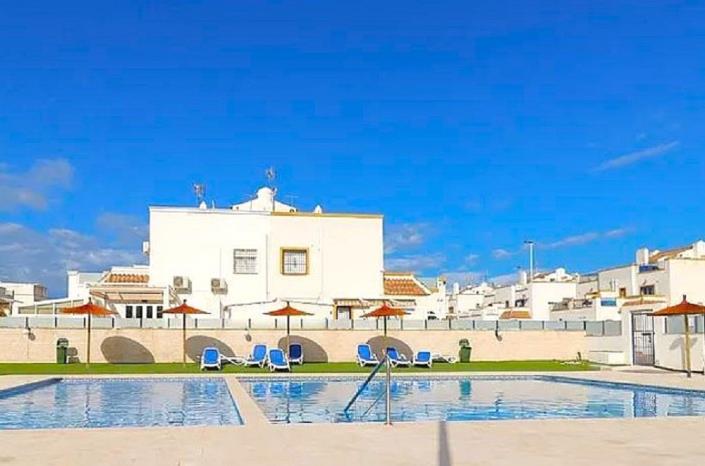 Image No.4-3 Bed Quad for sale