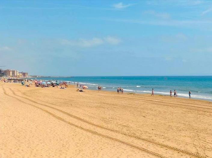 Image No.2-3 Bed Quad for sale