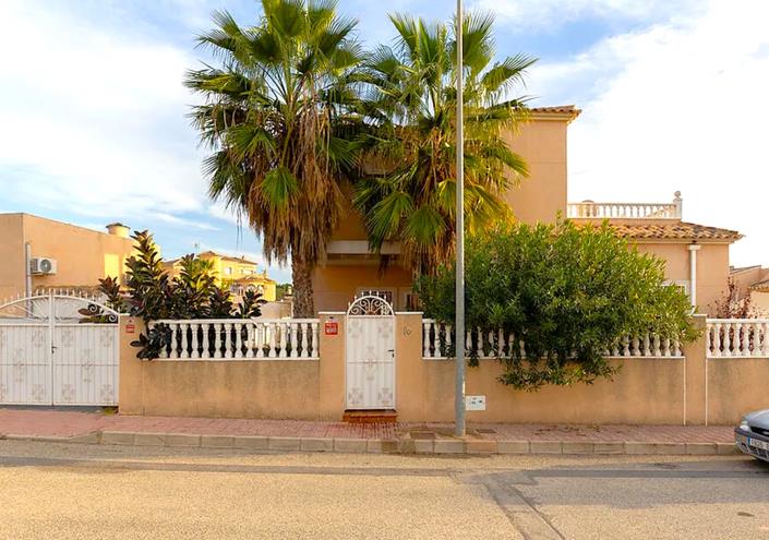 Image No.2-4 Bed Villa / Detached for sale