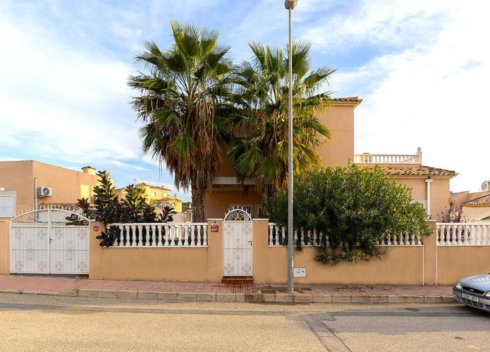 Image No.19-4 Bed Villa / Detached for sale