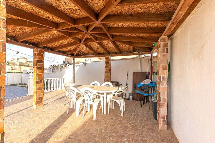 Image No.24-4 Bed Villa / Detached for sale