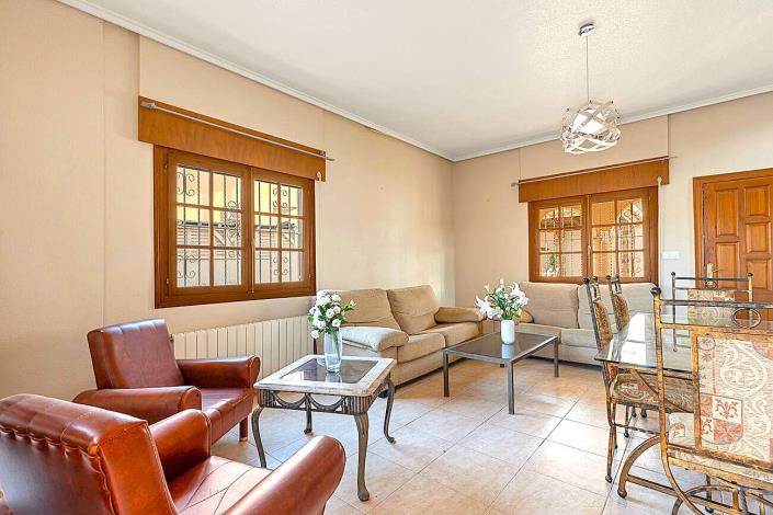 Image No.26-4 Bed Villa / Detached for sale